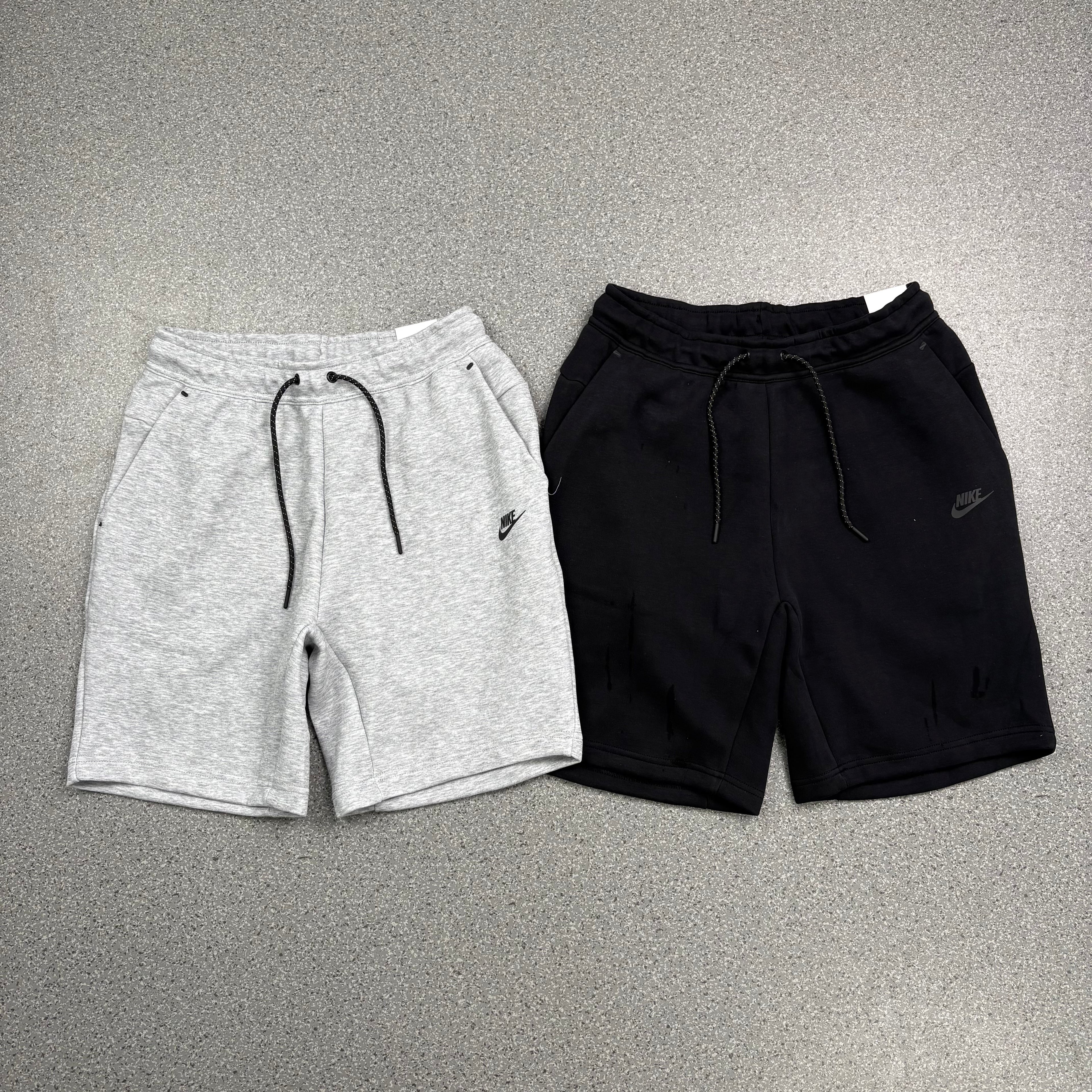 NIKE TECH SHORTS